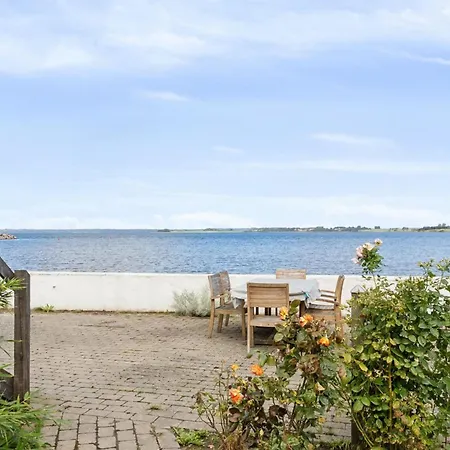 Thermund - 5m From The Sea By Interhome Semesterbostad Knebel
